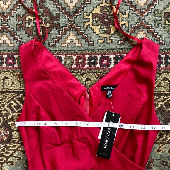 *NWT* Red V-Neck Sleeveless Fitted Dress - Made in Canada - XXS - Picture 14 of 16